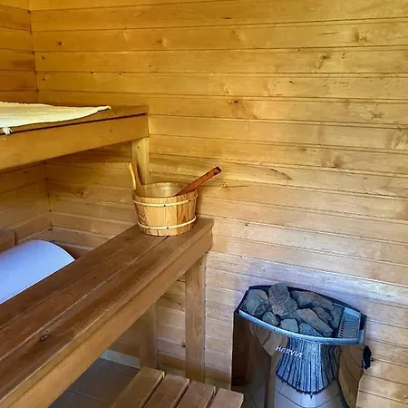 Merineitsi Peamaja Saunaga Kahele *