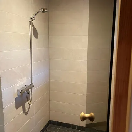 Apartmán Merineitsi Peamaja Saunaga Kahele Tahkuna