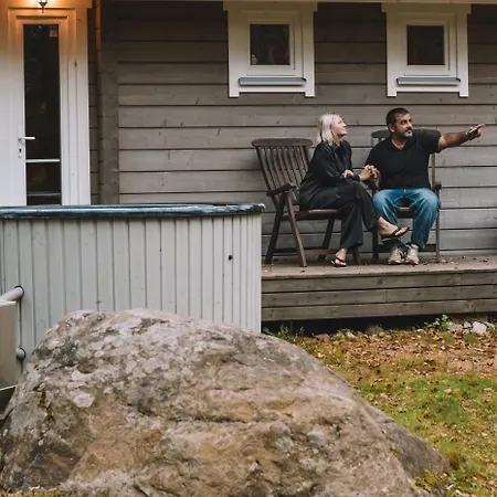 Merineitsi Peamaja Saunaga Kahele Apartman *